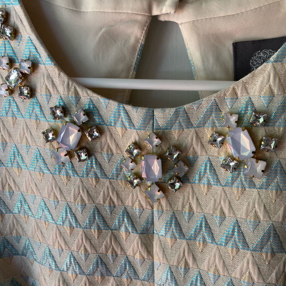 Vince Camuto dress w/ jewel embellishment, keyhole back. Size 6, new with tags.